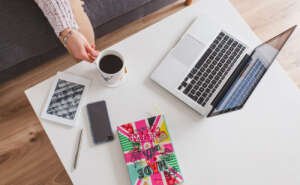 top-view-laptop-coffee-table-1